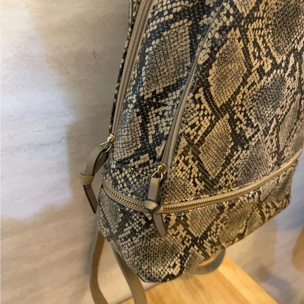 Alexis Bendel Chic Snakeskin Pattern Backpack - Picture 6 of 15